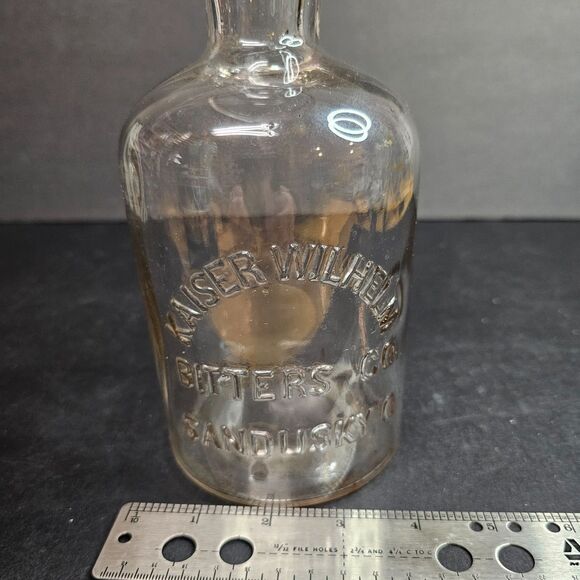 Kaiser Wilhelm Bitters Co Sandusky Glass Bottle Pre Prohibition Antique 1900 - Picture 5 of 5